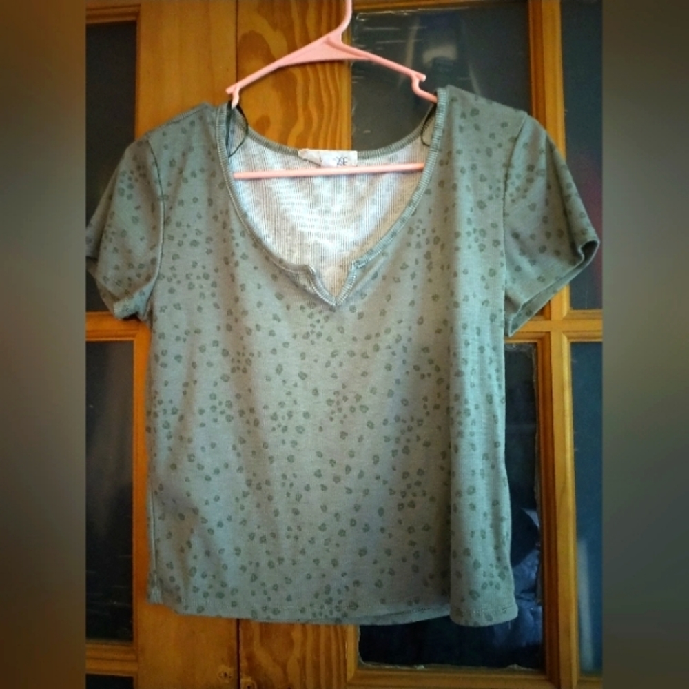 Green Polk a dot T-shirt
